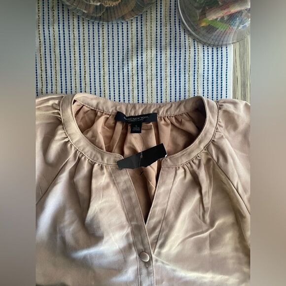Marc New York suede blouse with covered buttons size large - Picture 5 of 9